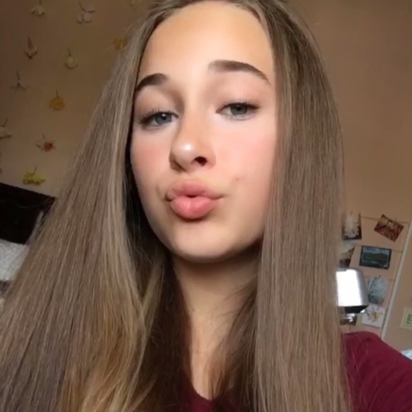 Meet your Posher, Alli - Picture 2 of 3